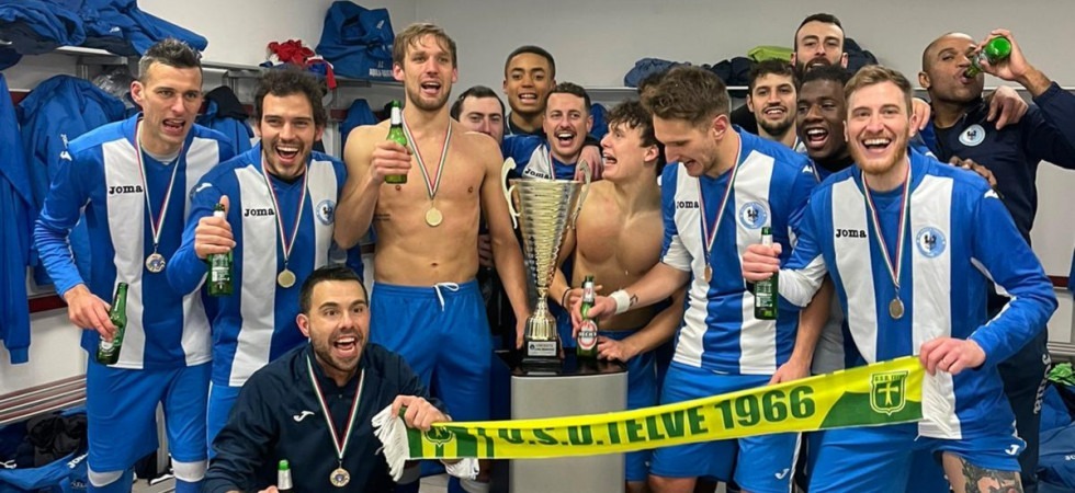 La festa dei giocatori e dello staff dell'Aquila Trento dopo la vittoria in Coppa Italia La festa dei giocatori e dello staff dell'Aquila Trento dopo la vittoria in Coppa Italia